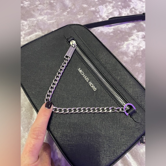 MICHAEL KORS Jet Set Large East West Zip Chain Black Crossbody Bag - Picture 2 of 9